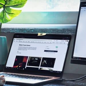 Photo Laptop and money