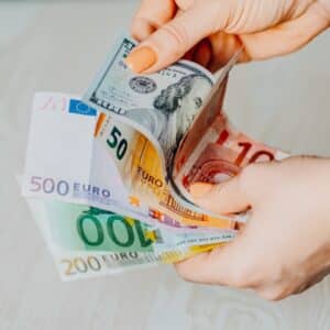 Photo Cash in hand
